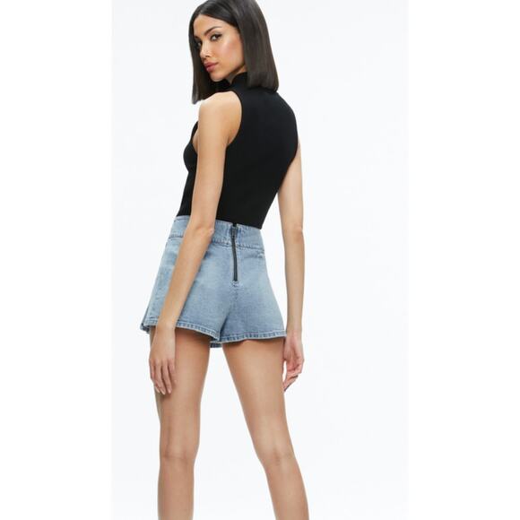 Alice + Olivia Short Noah Denim Pleated Skort size 28 - Picture 11 of 11